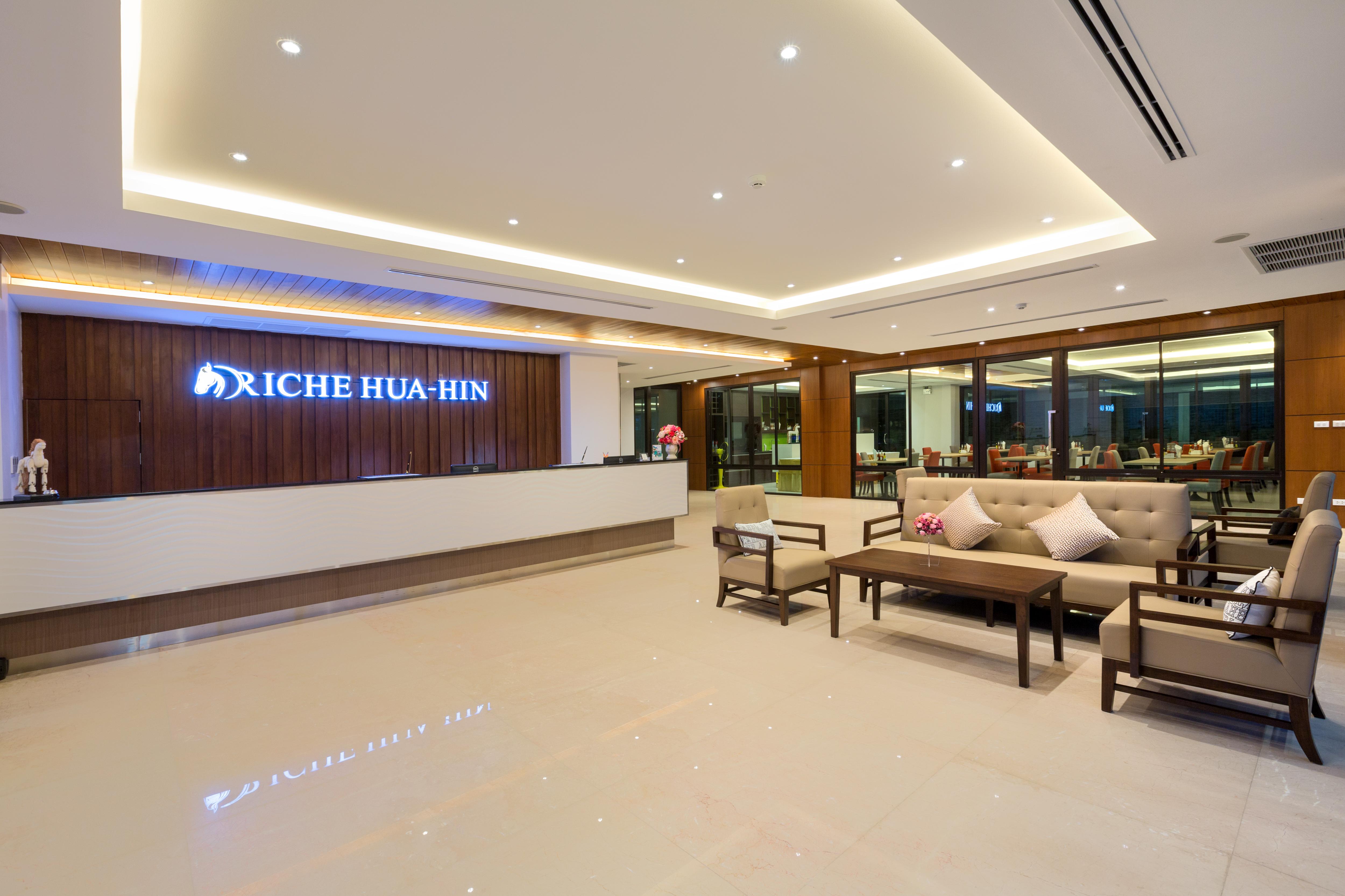 Riche Hua Hin Hotel - Sha Plus Екстер'єр фото