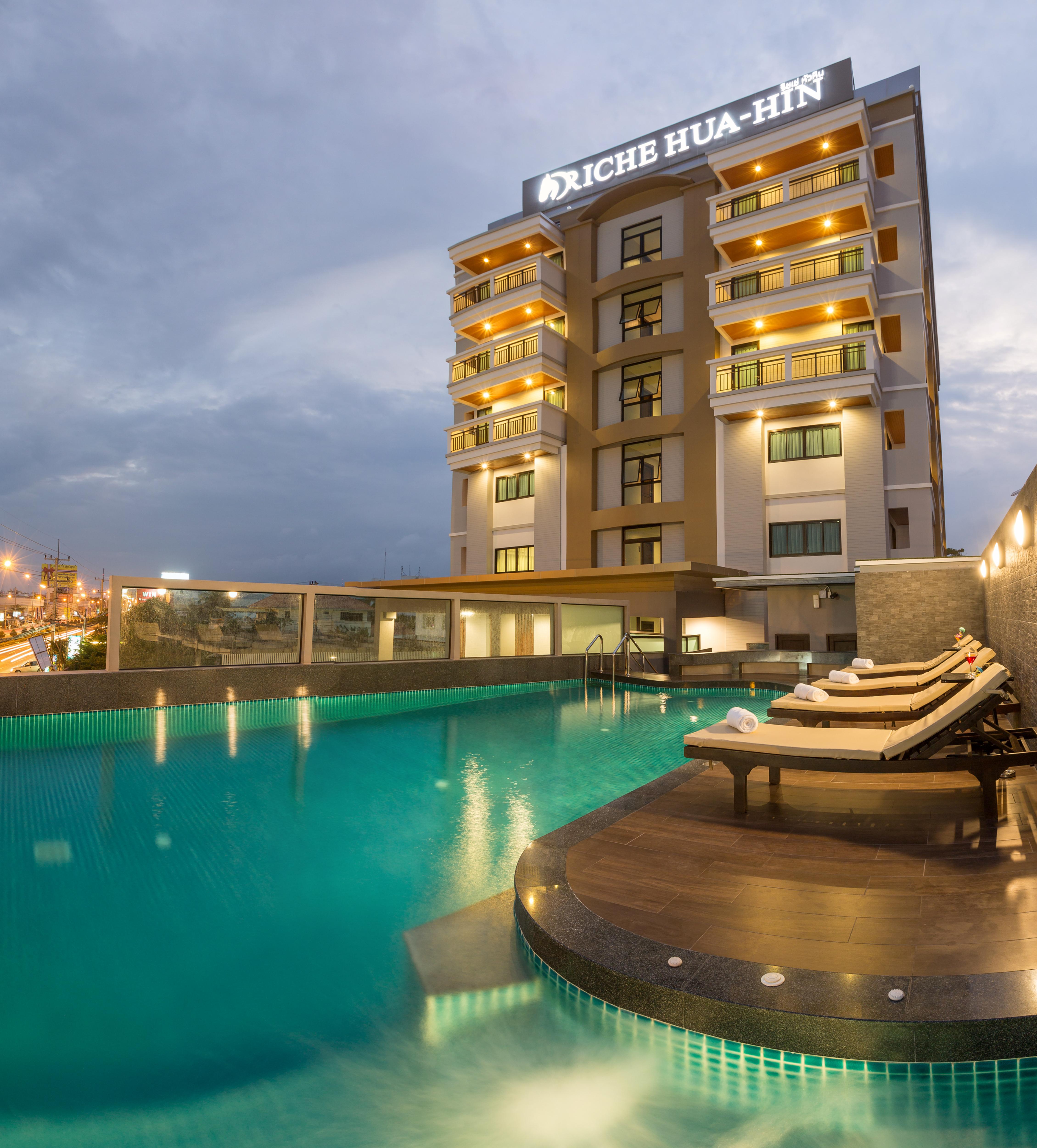 Riche Hua Hin Hotel - Sha Plus Екстер'єр фото